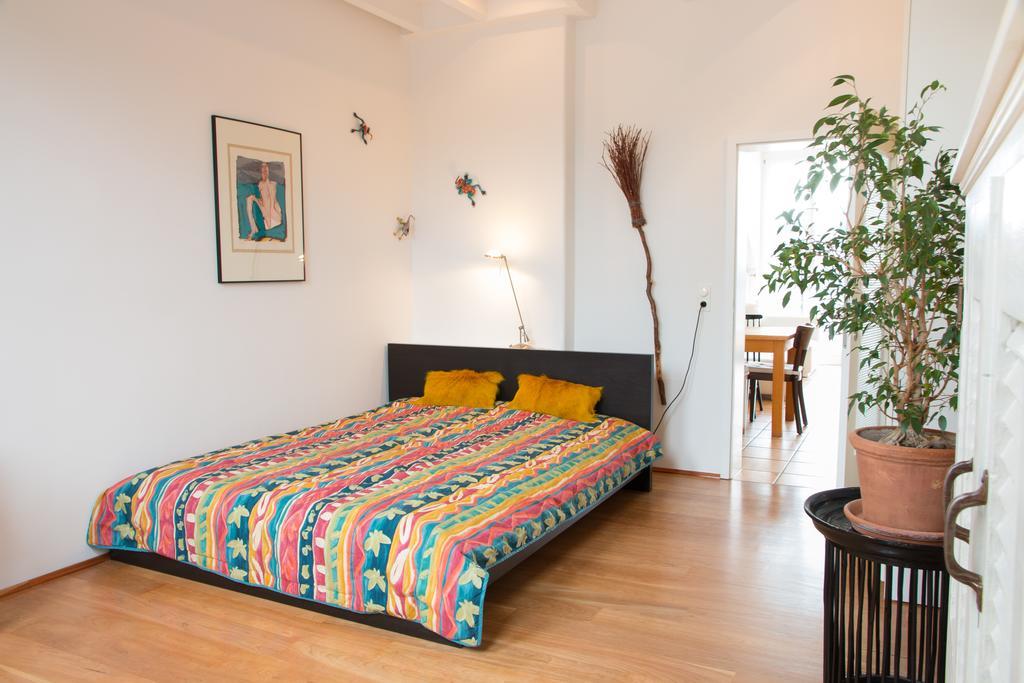 Medienhafen 46 Sqm * Düsseldorf