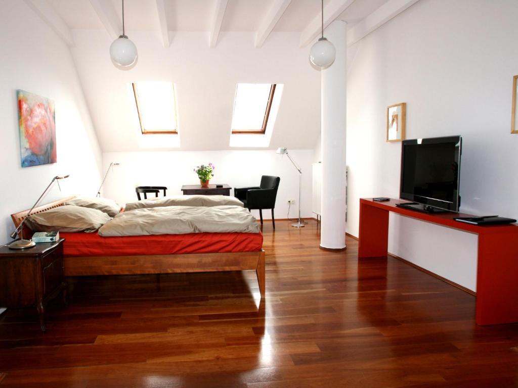 Medienhafen 46 Sqm Apartment Dusseldorf